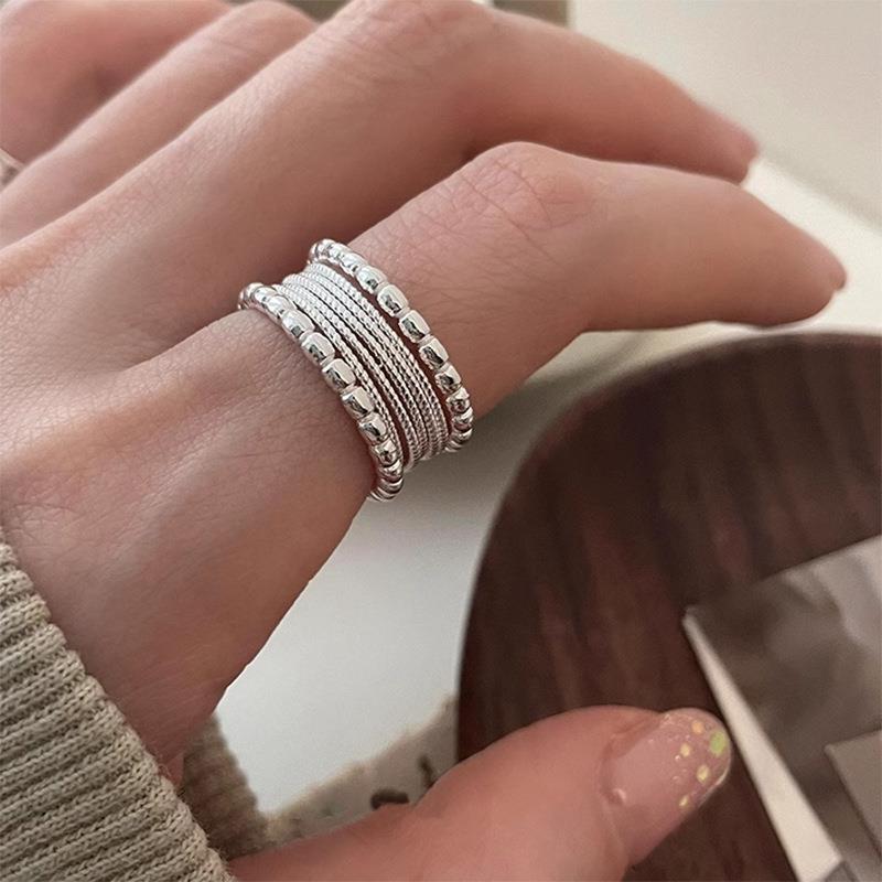 Leicht luxuriöser geflochtener, gedrehter Multilayer-Ring – verstellbar, offenes Design