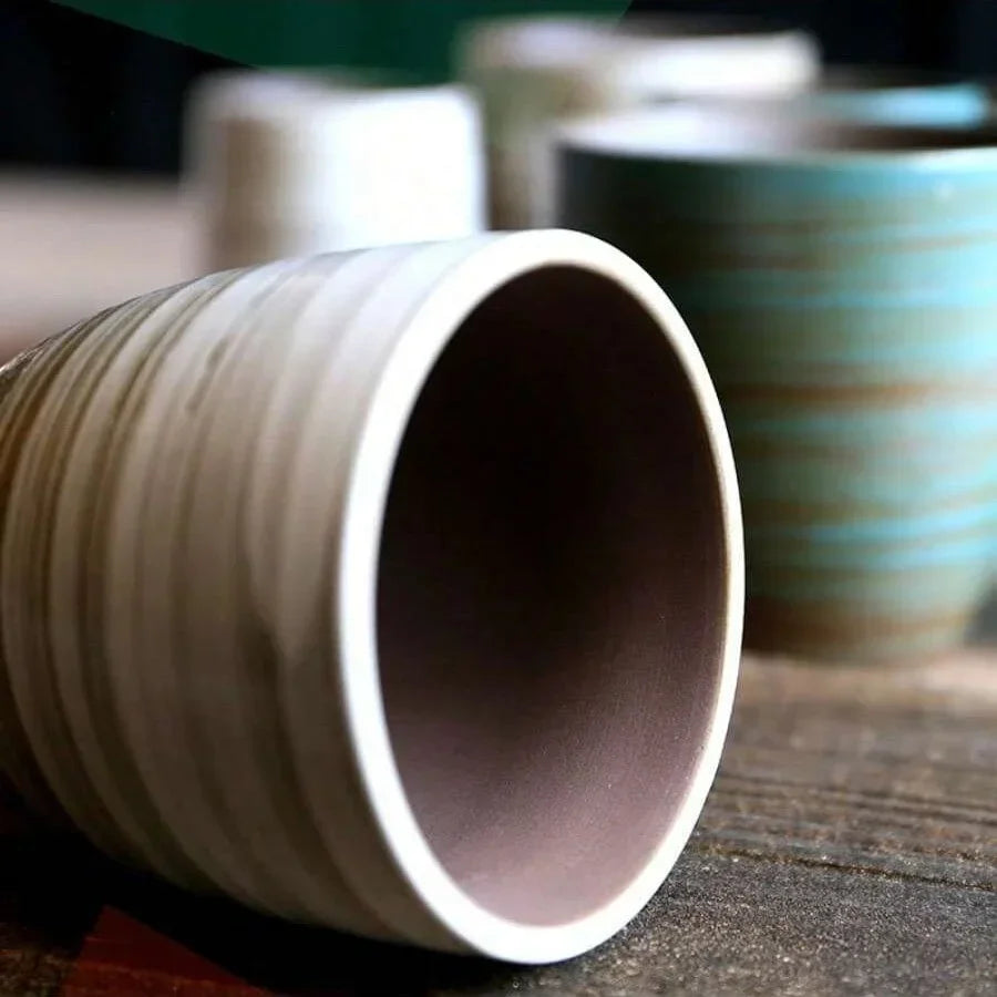 Handbemalter Steinzeug-Becher – Vintage Keramik Tee- & Kaffeetasse, spülmaschinenfest“